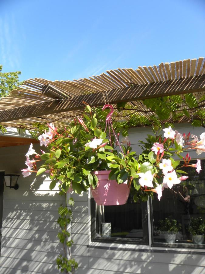 Villa Woubrugge Logies Exterior foto